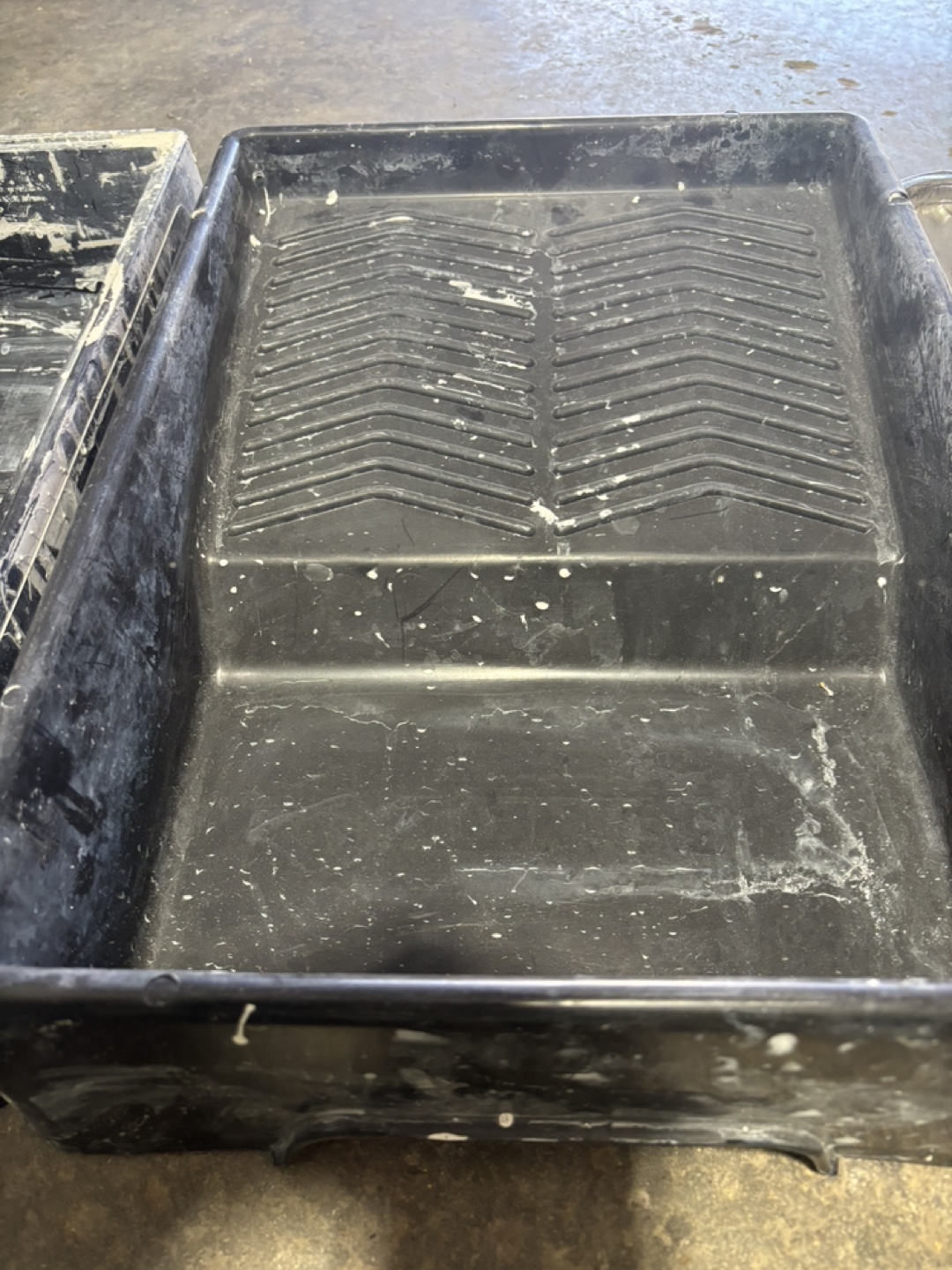Reduced-3 Paint Trays - 2 extra large Plastic, 1 Metal