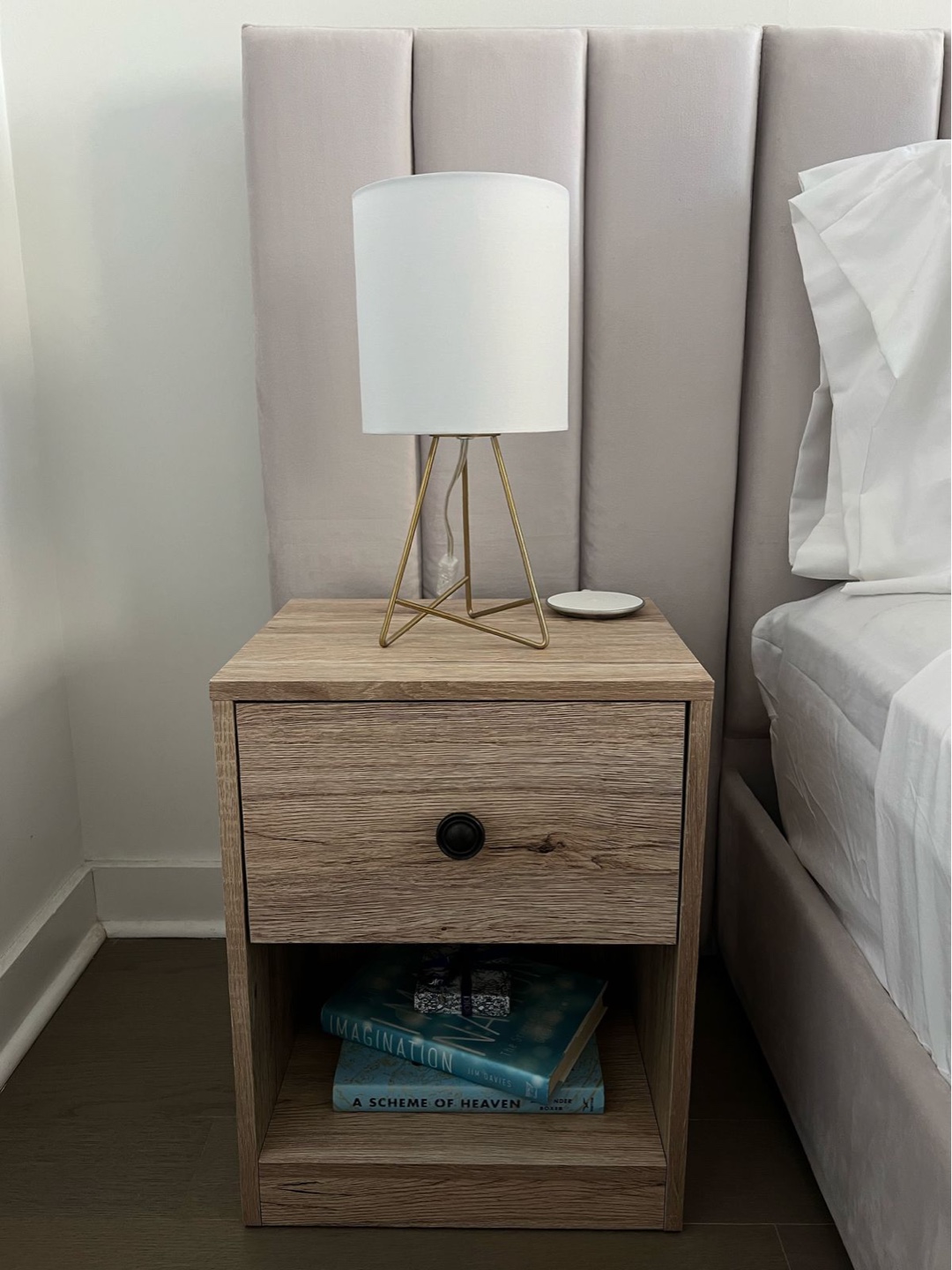 2 Nightstands with One Drawer
