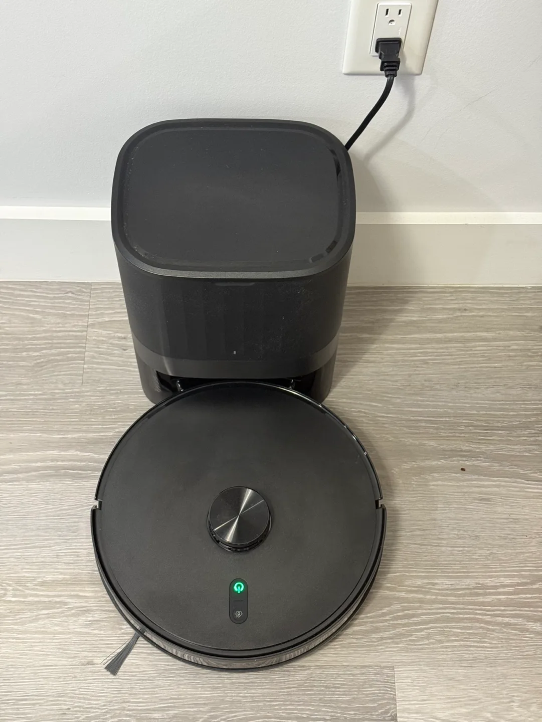 3-in-1 Robot Vacuum and Mop with Self-Empty Base image indicator(7)