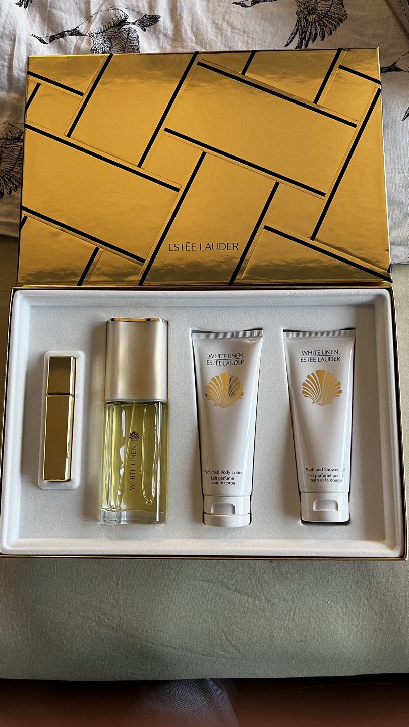 Estée Lauder White Linen perfume, lotion, shower gel gift set