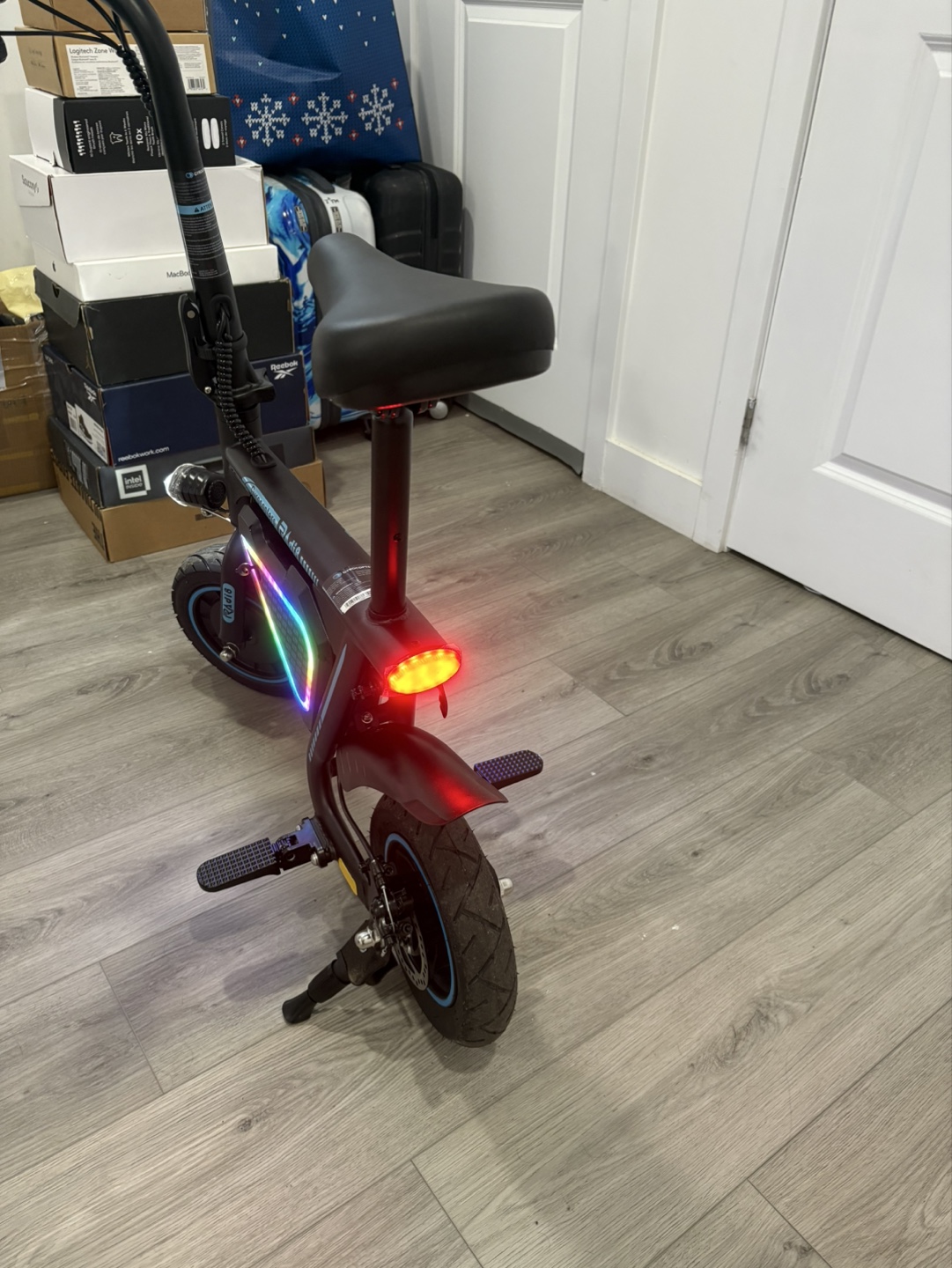 Radii8 Electric Scooter - Like New - photo 3