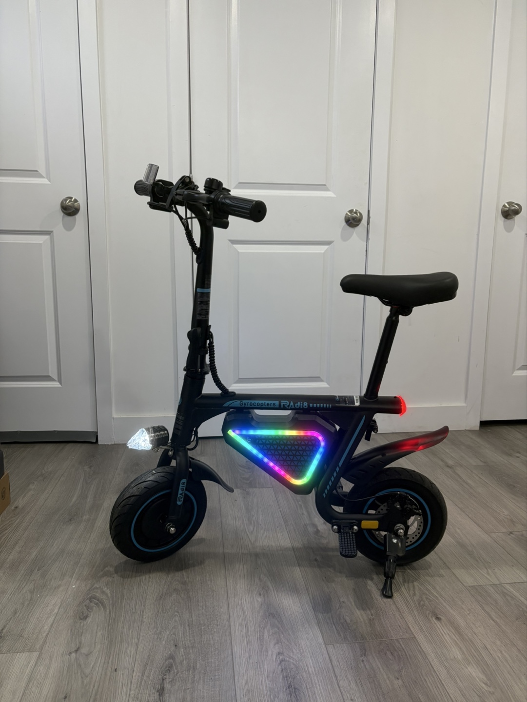 Radii8 Electric Scooter - Like New