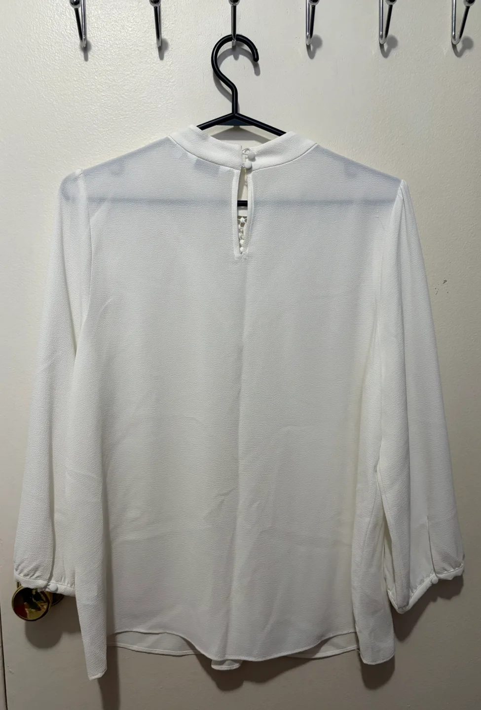 Reitmans White blouse with lace detail- Size Large image indicator(2)