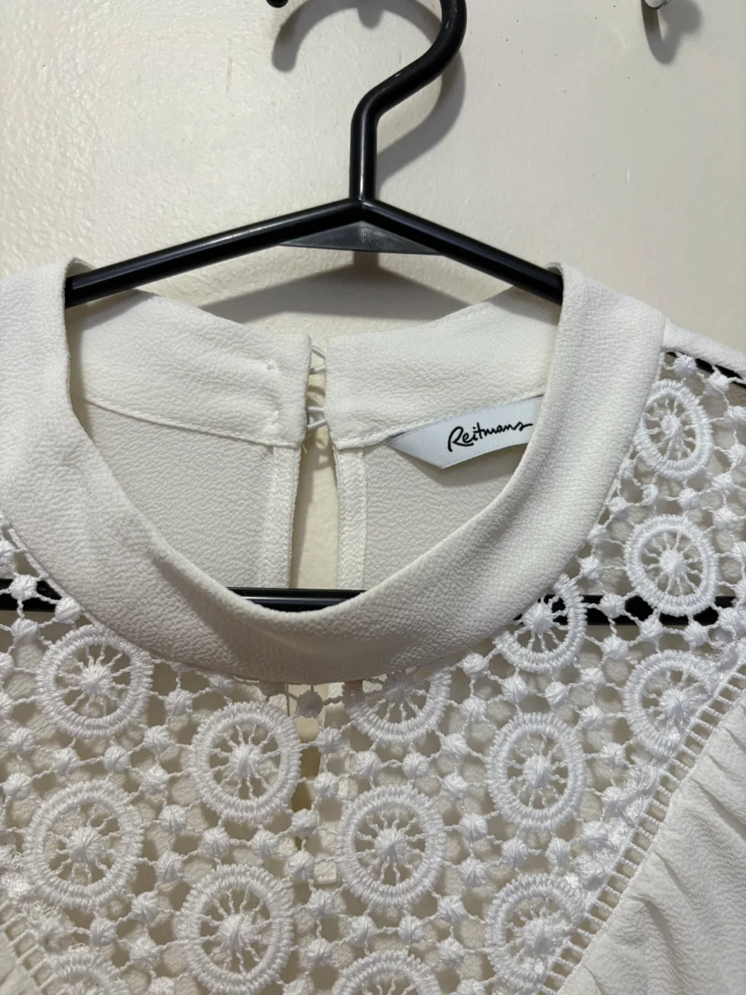Reitmans White blouse with lace detail- Size Large image indicator(3)