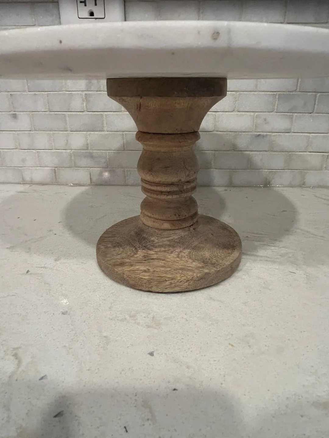 Marble and Wood Cake Stand image indicator(2)