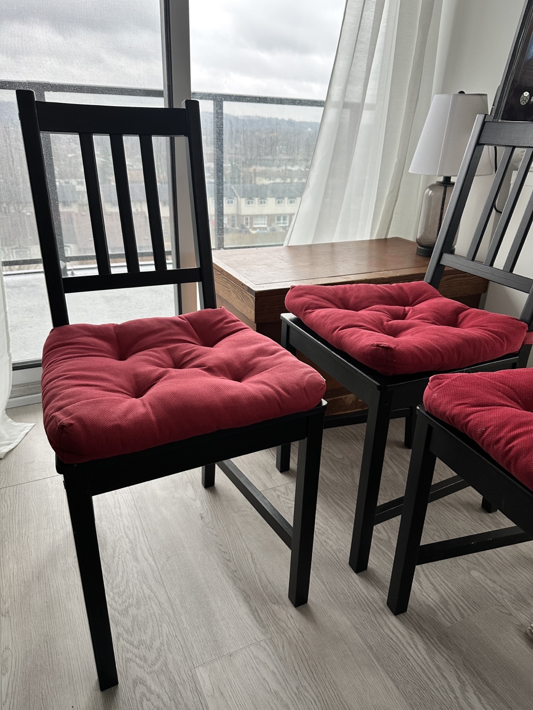 4 IKEA STEFAN Dining Chairs with Red pads MALINDA - photo 3