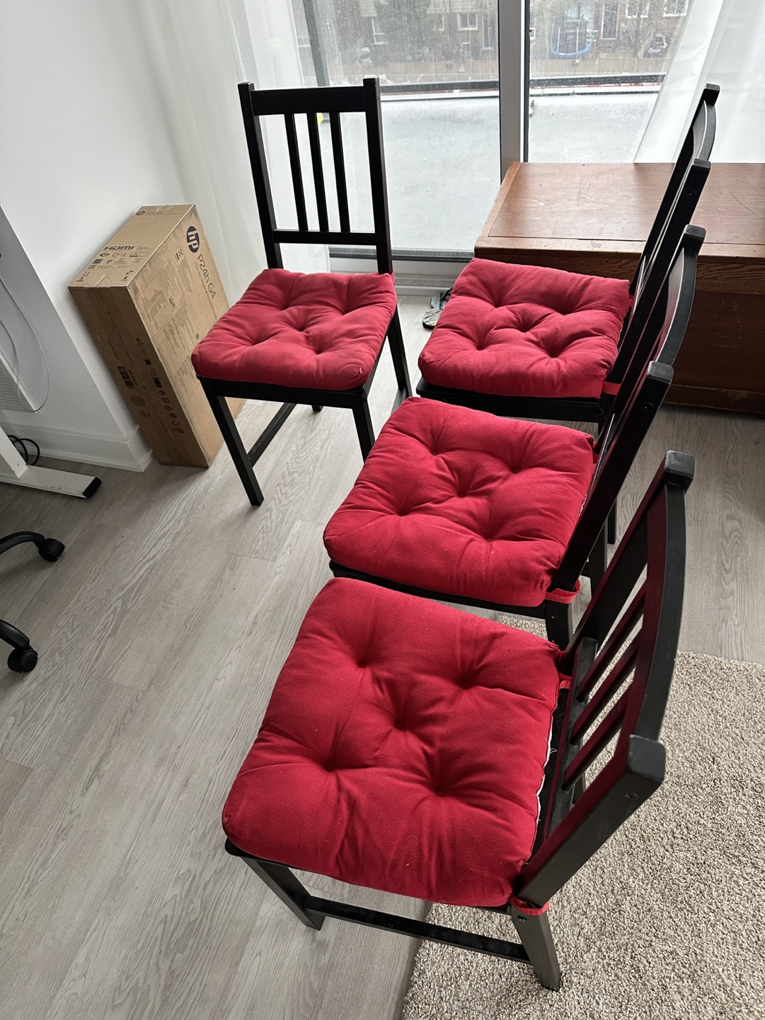4 IKEA STEFAN Dining Chairs with Red pads MALINDA - photo 2