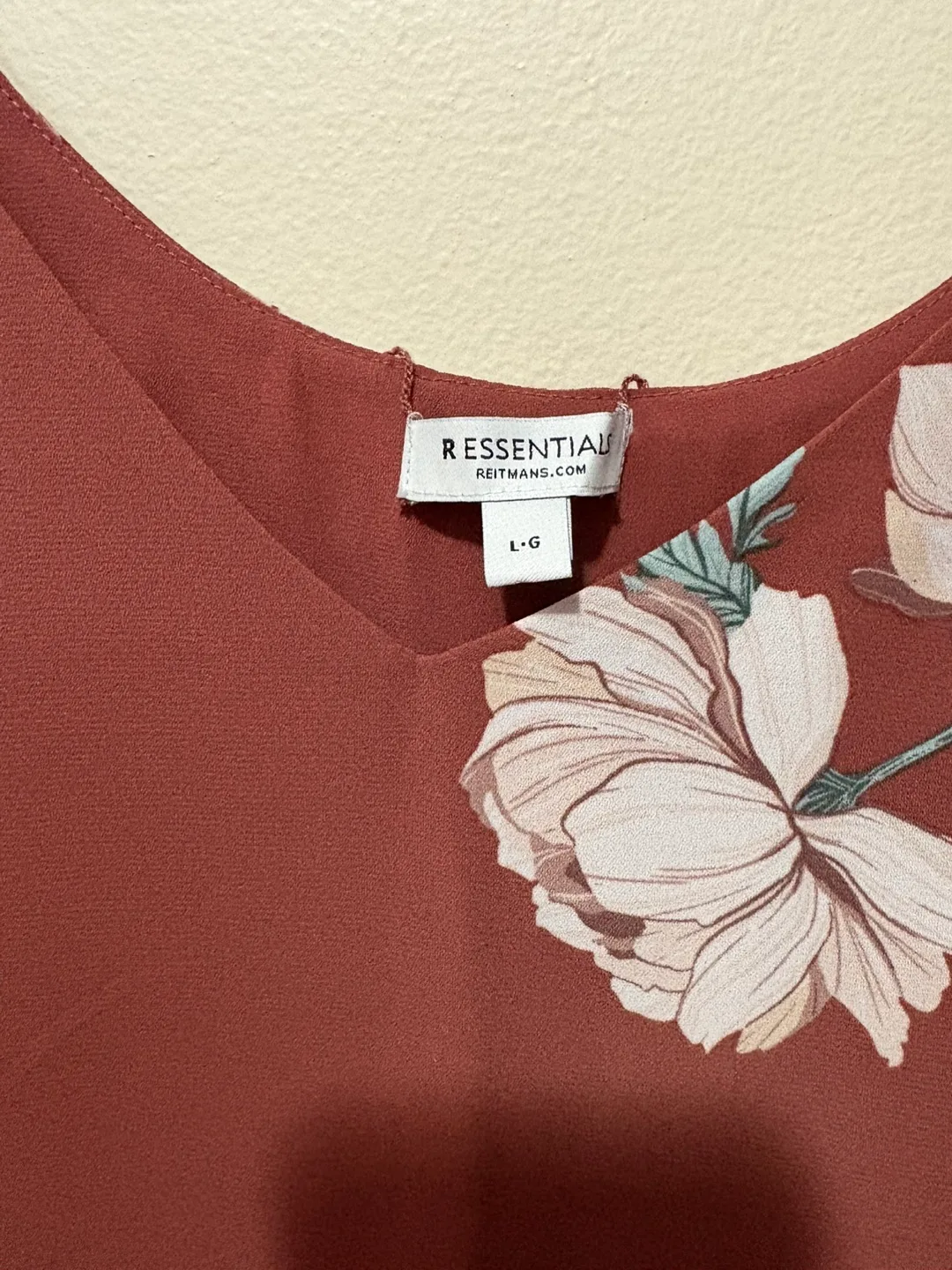 Reitmans Essentials rust floral Sleeveless Blouse image indicator(2)