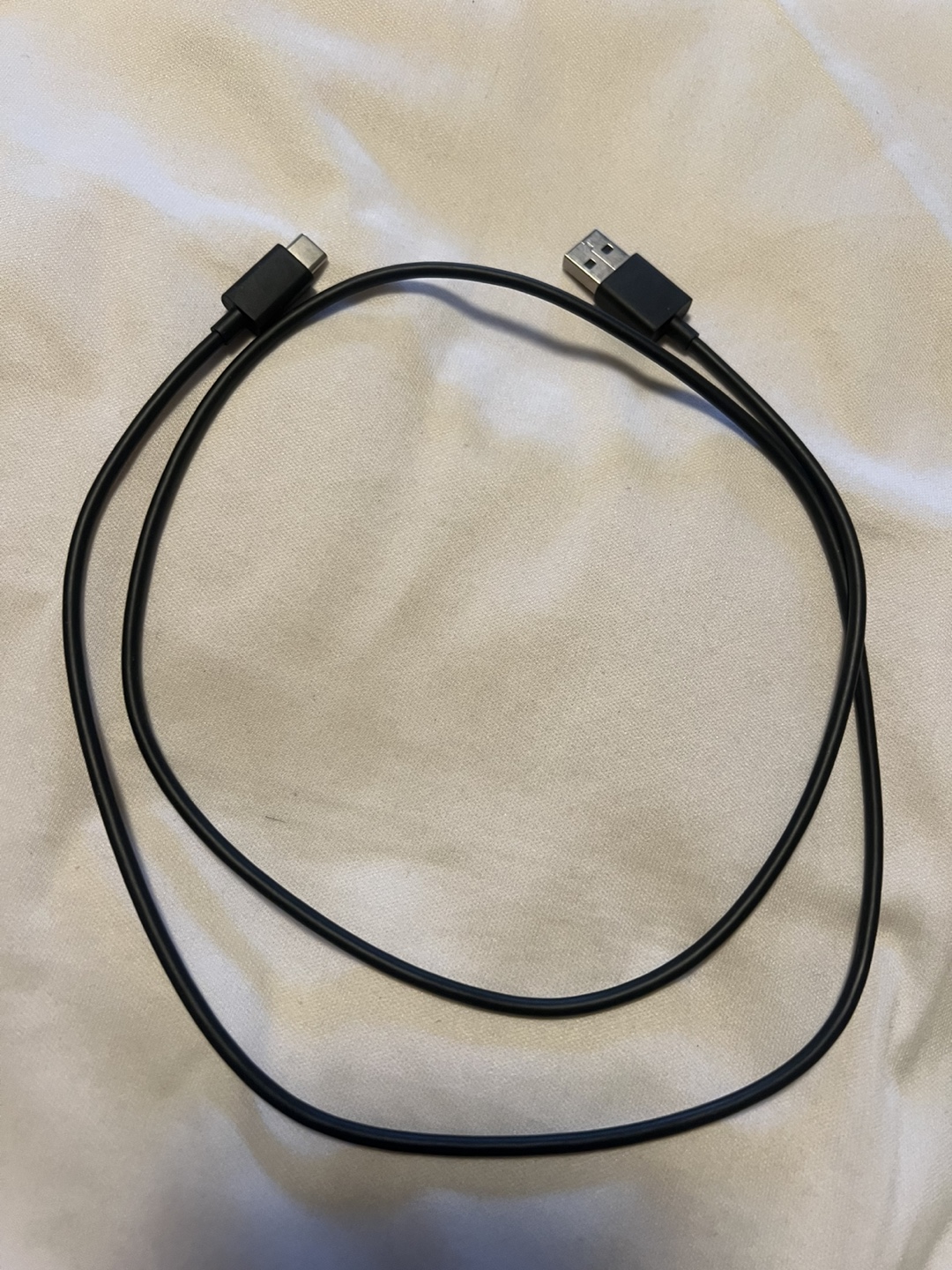 Kindle E-reader with USB charging cable - photo 3