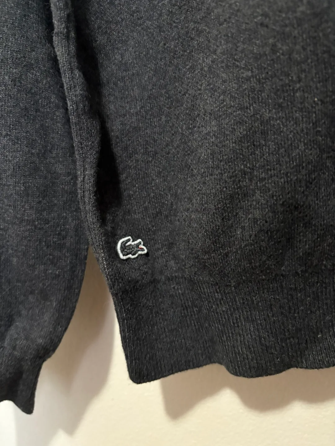 Women’s Lacoste Live Knitwear with Pink Splash Design image indicator(4)