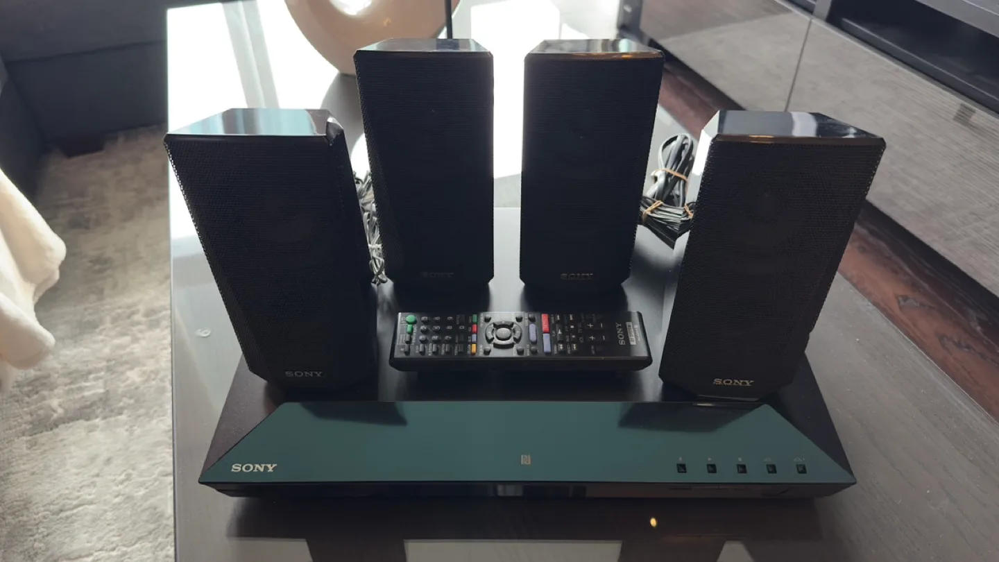 Sony BDV-E3100 5.1 Channel 3D Blu-ray Disc Home Theater System image indicator(2)