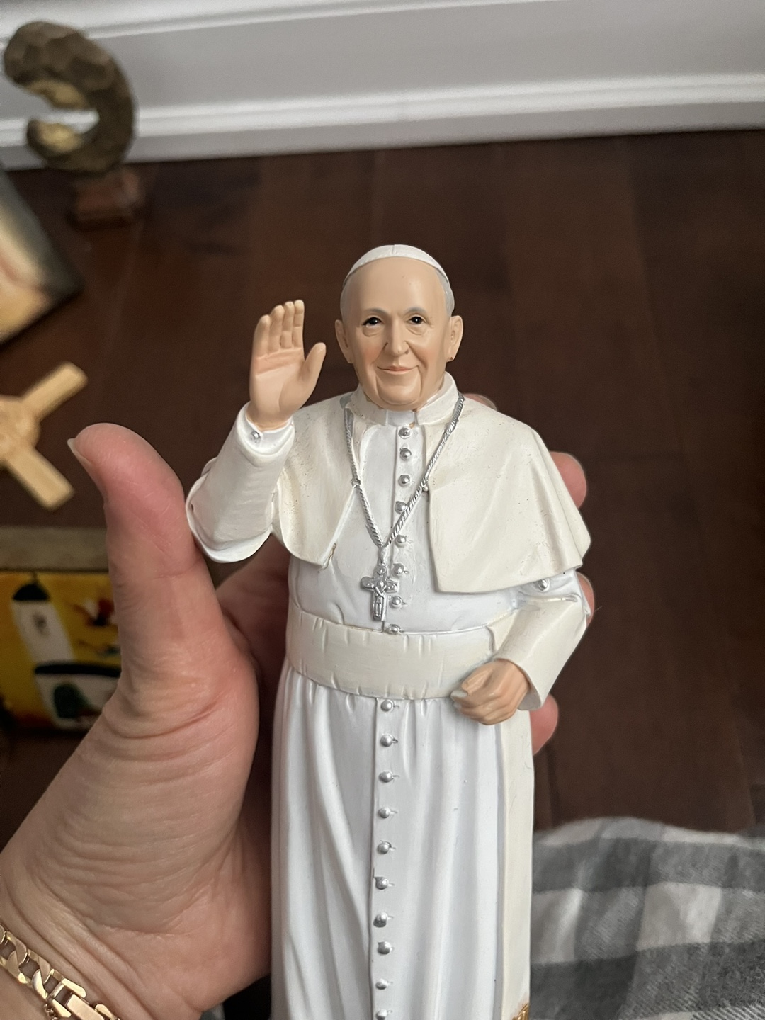 Pope Francis Figurine – Religious Collectible - photo 2
