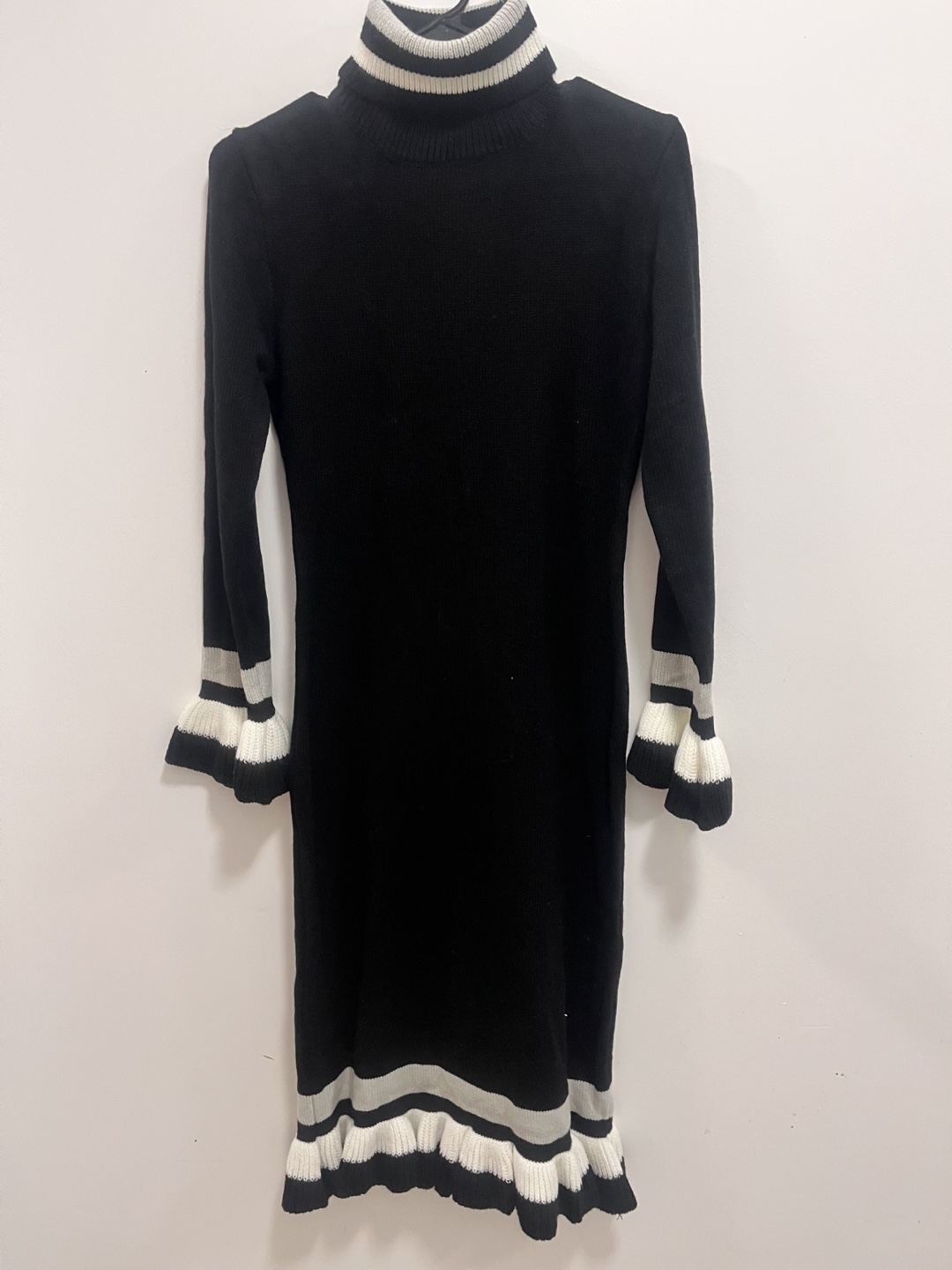 Black and White Knit Sweater Dress - photo 2