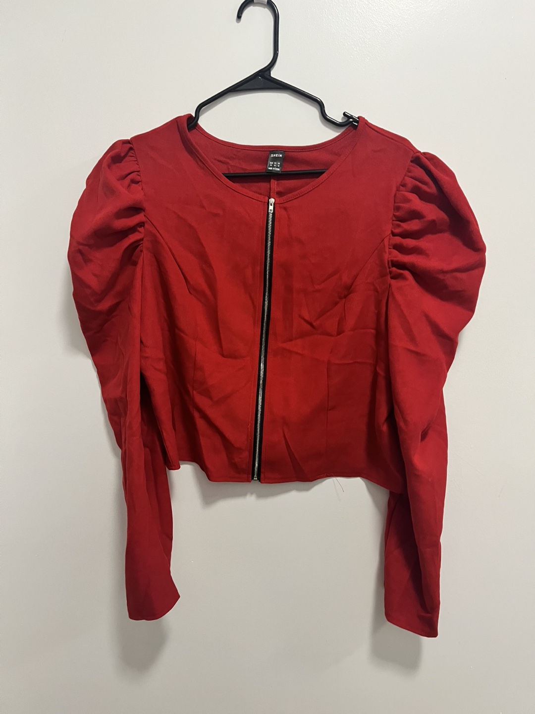 Red cropped puff sleeve zip up blouse