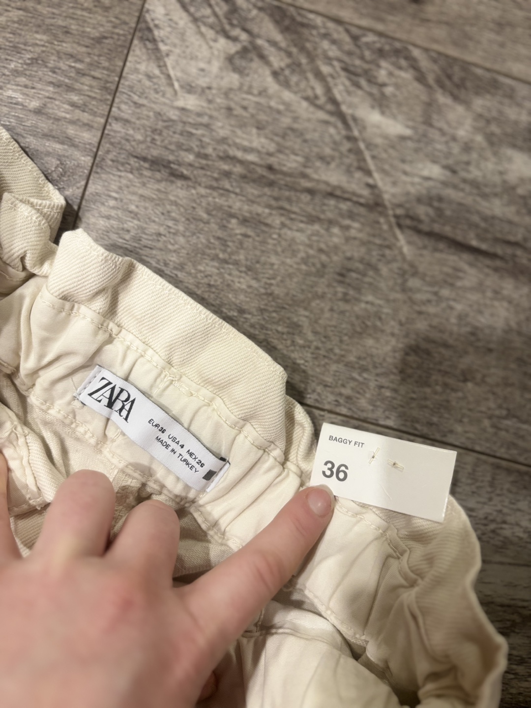 Zara Baggy Fit Jeans - Size 36 - Off White - photo 2