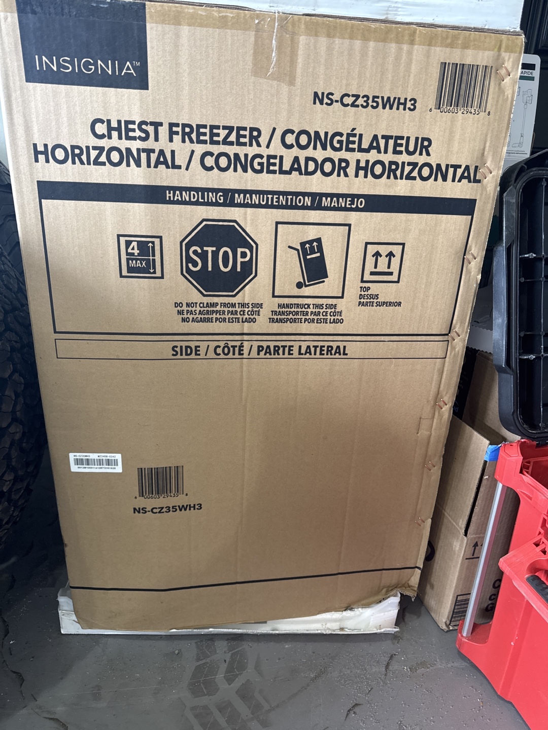 Insignia NS-CZ35WH3 Chest Freezer - photo 2