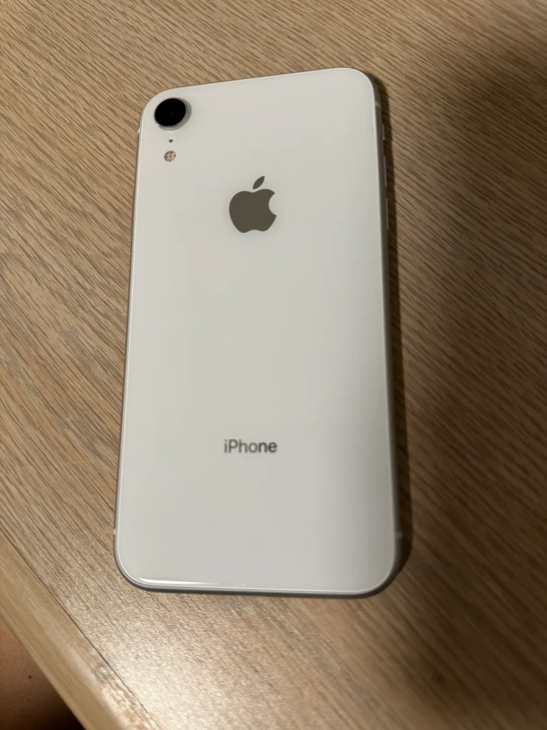 iPhone XR 64GB, Unlocked, 98% Battery Health 💚 image indicator(4)
