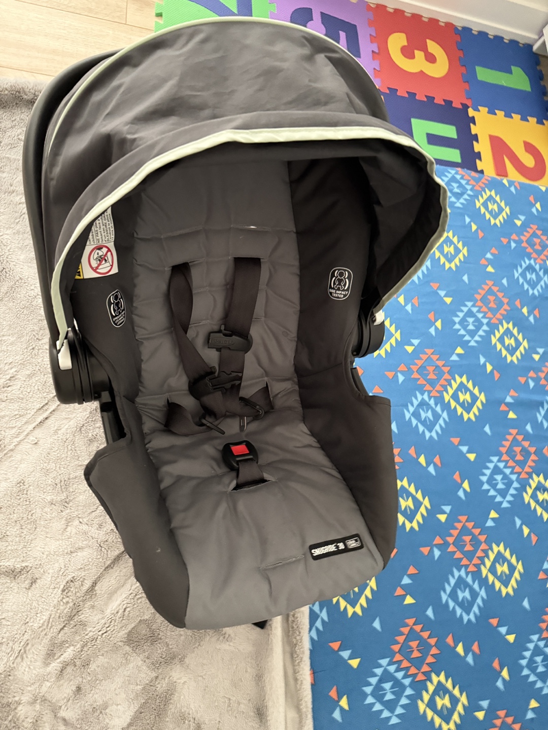 Graco Snugride 30 Infant Car Seat💚