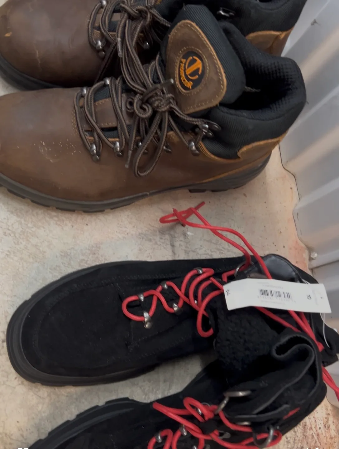 Assorted Men's Shoes & Boots Bundle image indicator(3)