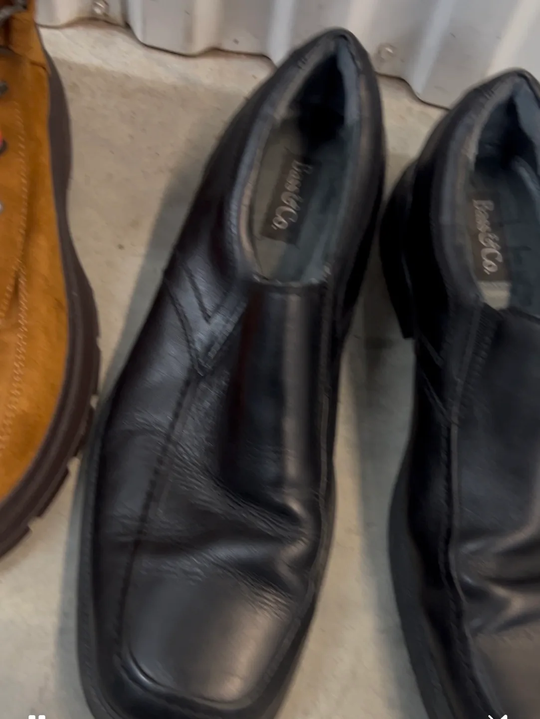 Assorted Men's Shoes & Boots Bundle image indicator(5)