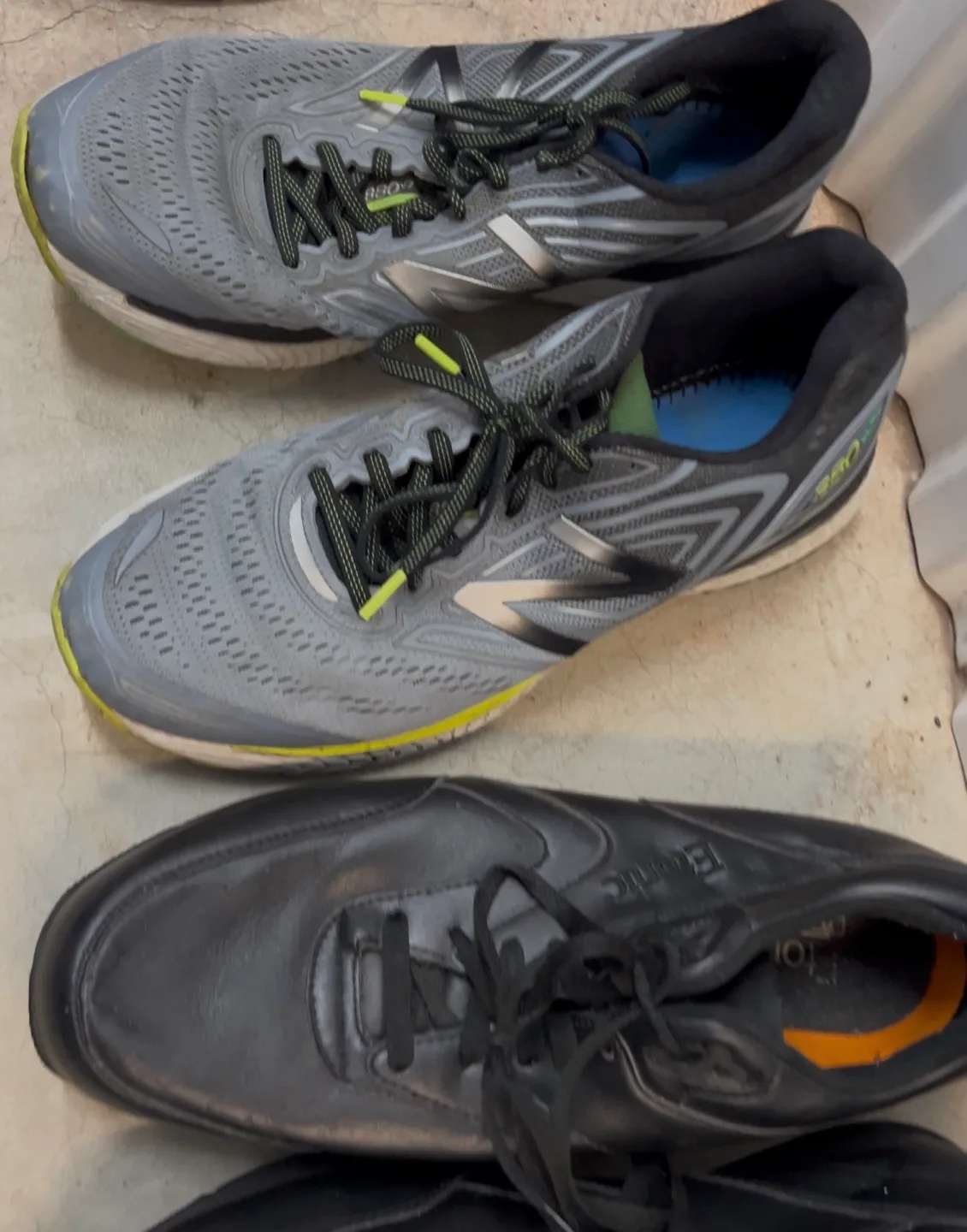 Assorted Men's Shoes & Boots Bundle image indicator(2)