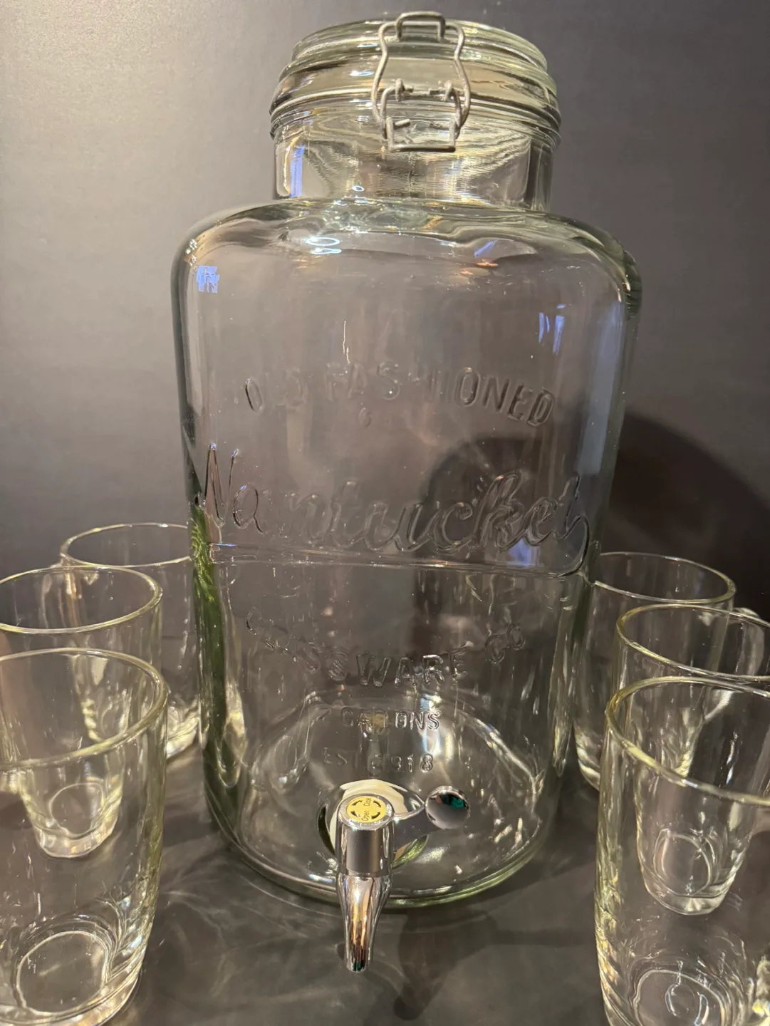 Vintage Glass Beverage Dispenser with 6 Cups image indicator(2)