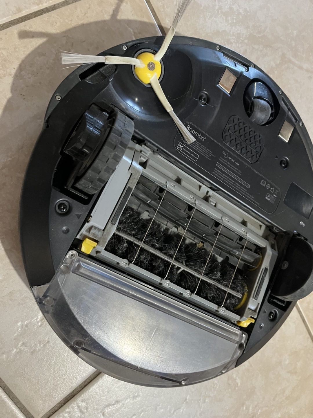iRobot Roomba Vacuum model 675 - photo 2