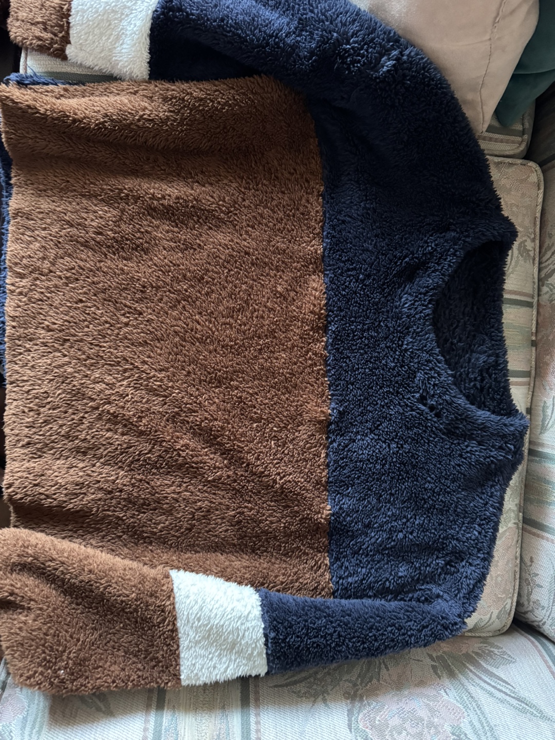 Colour-blocked Fuzzy Sweater - photo 2