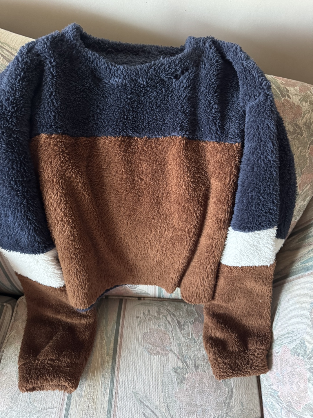 Colour-blocked Fuzzy Sweater