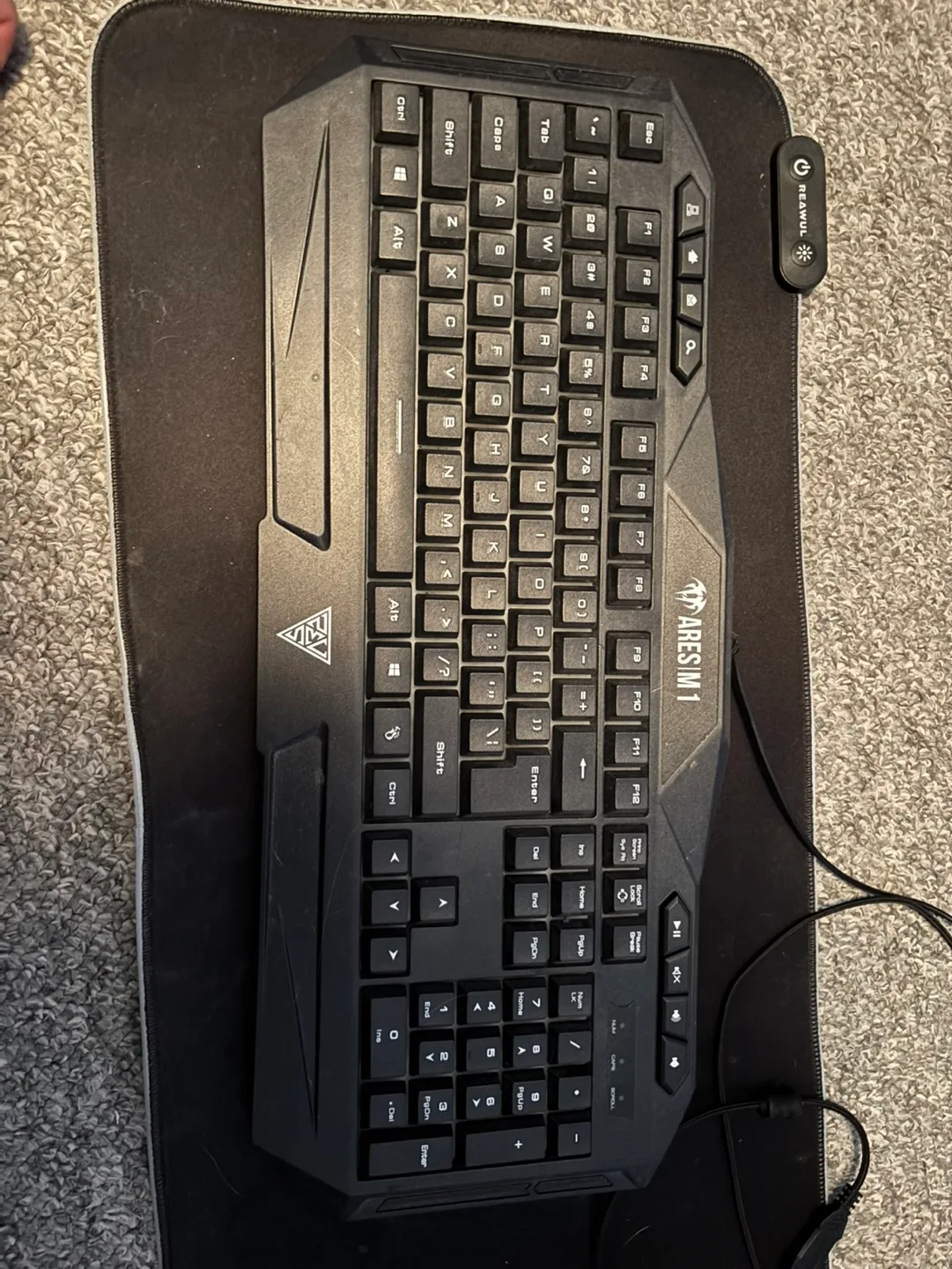 Keyboard, mouse, and LED mouse pad image indicator(3)