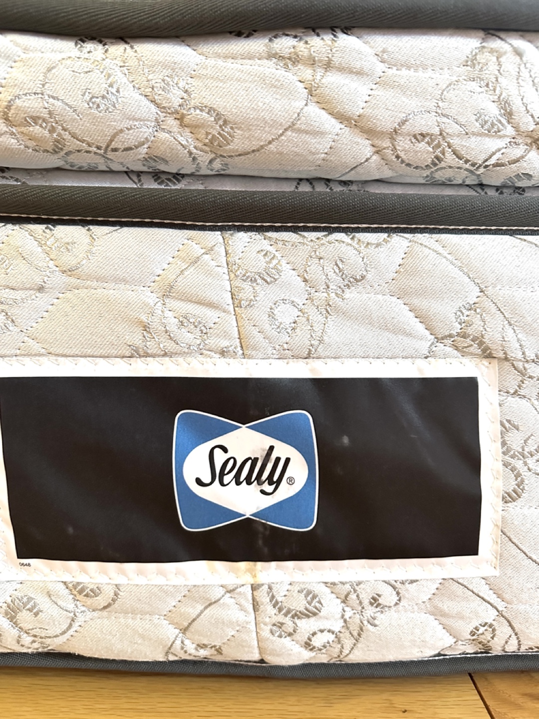 Sealy 15 Inche Queen Size Mattress (CAN DELIVER) - photo 2