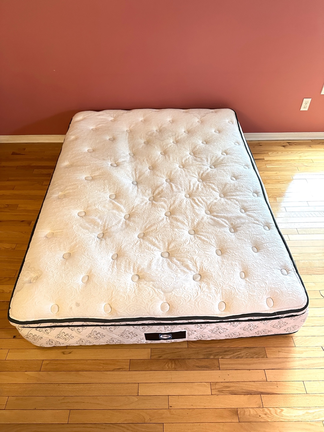 Sealy 15 Inche Queen Size Mattress (CAN DELIVER)
