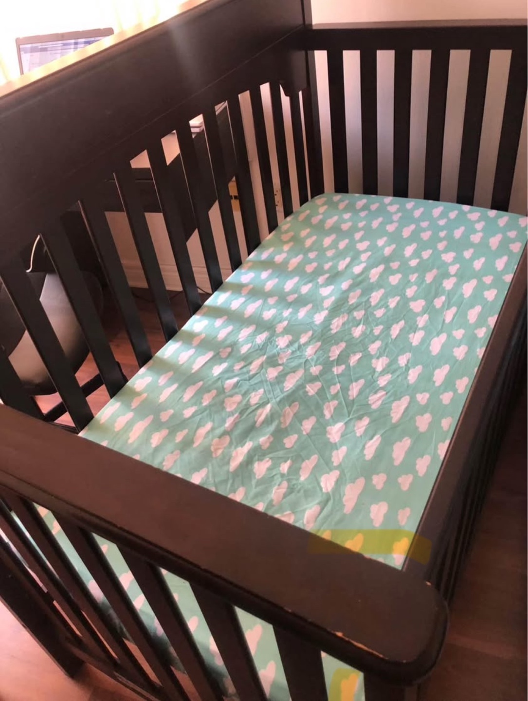 Graco Crib - Dark Brown Wood - photo 3