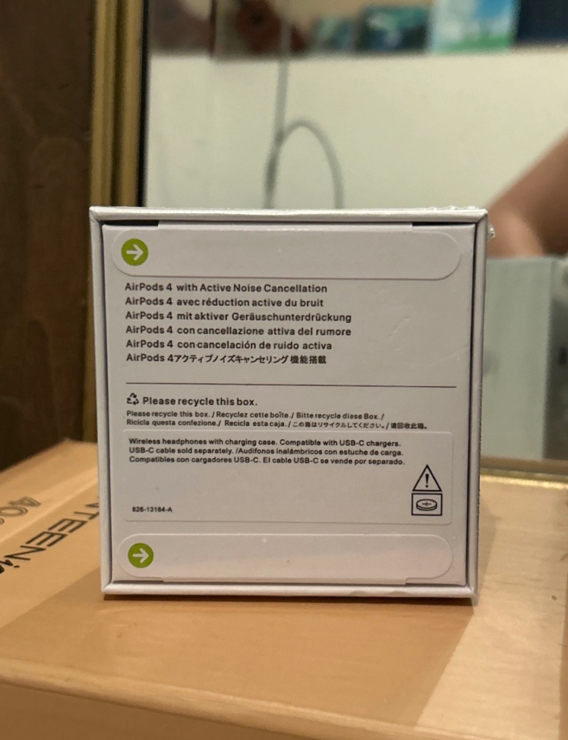AirPods 4 - photo 2