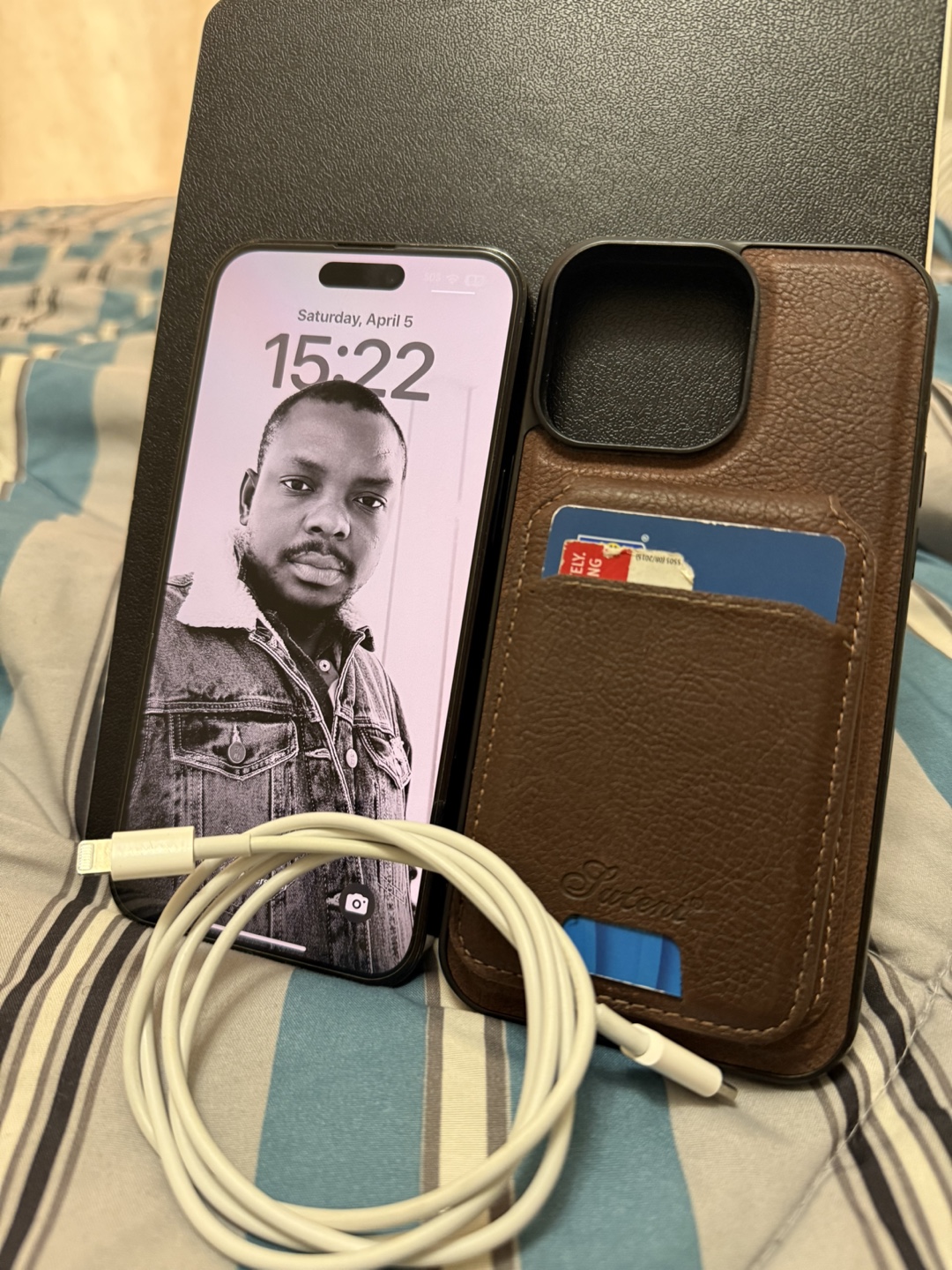 iPhone 14 Pro Max with Case and Cable - photo 3