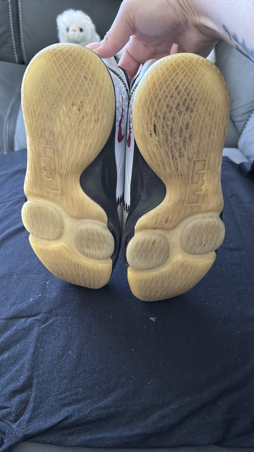 Nike LeBron Witness 6 Basketball Shoes - photo 5