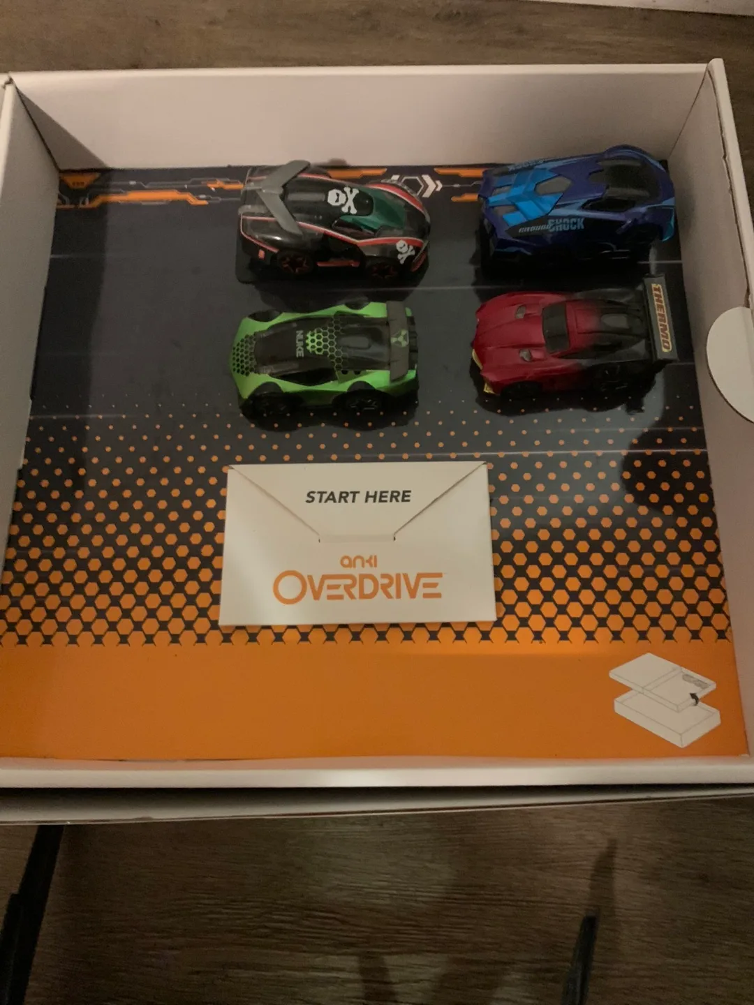 Anki Overdrive racing set app controlled image indicator(4)