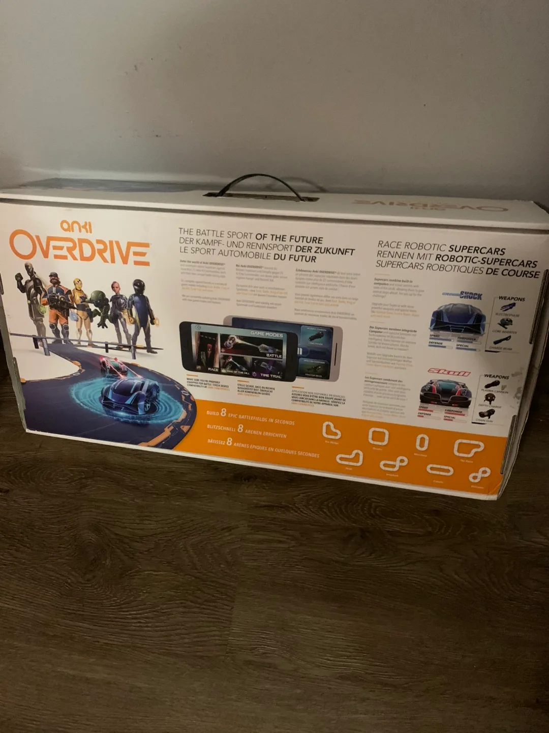 Anki Overdrive racing set app controlled image indicator(2)