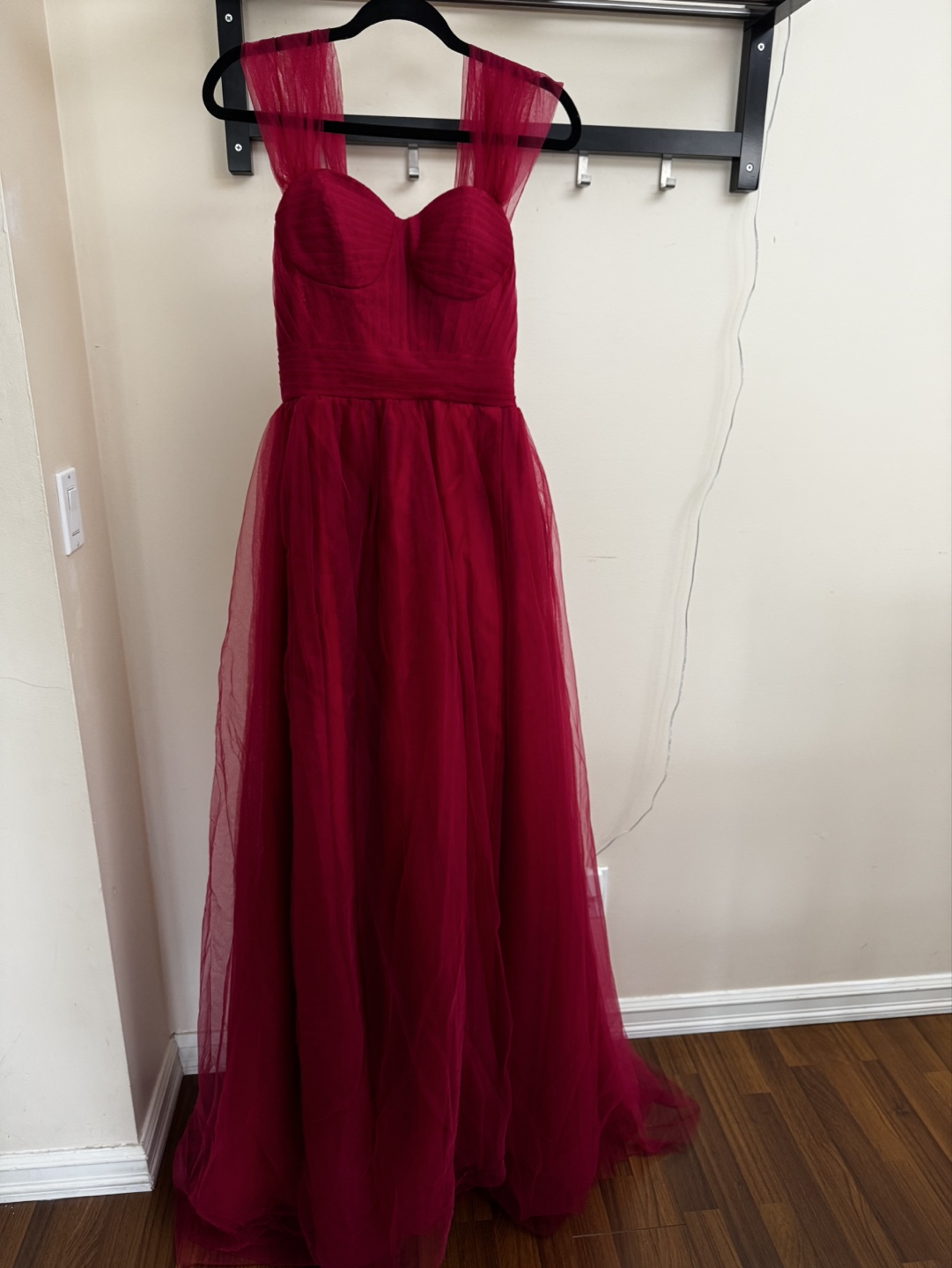 Gorgeous Burgundy Tulle Prom Dress - photo 3