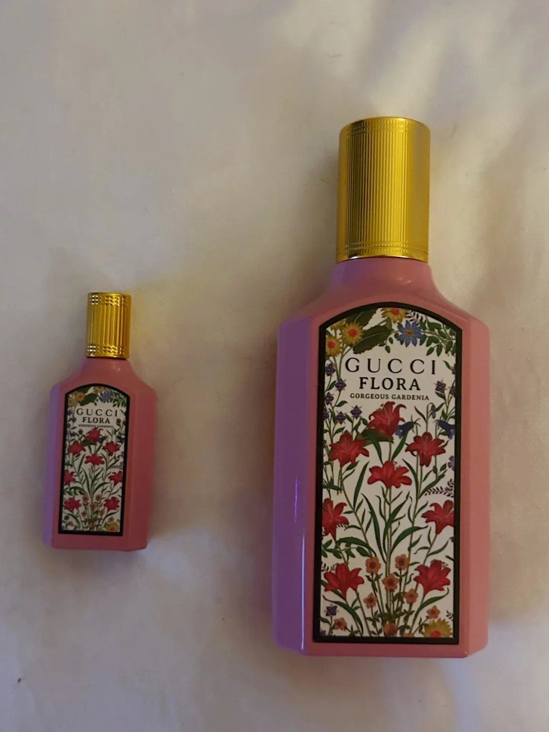 Brand new Gucci Gorgeous Gardenia 5ML mini image indicator(3)