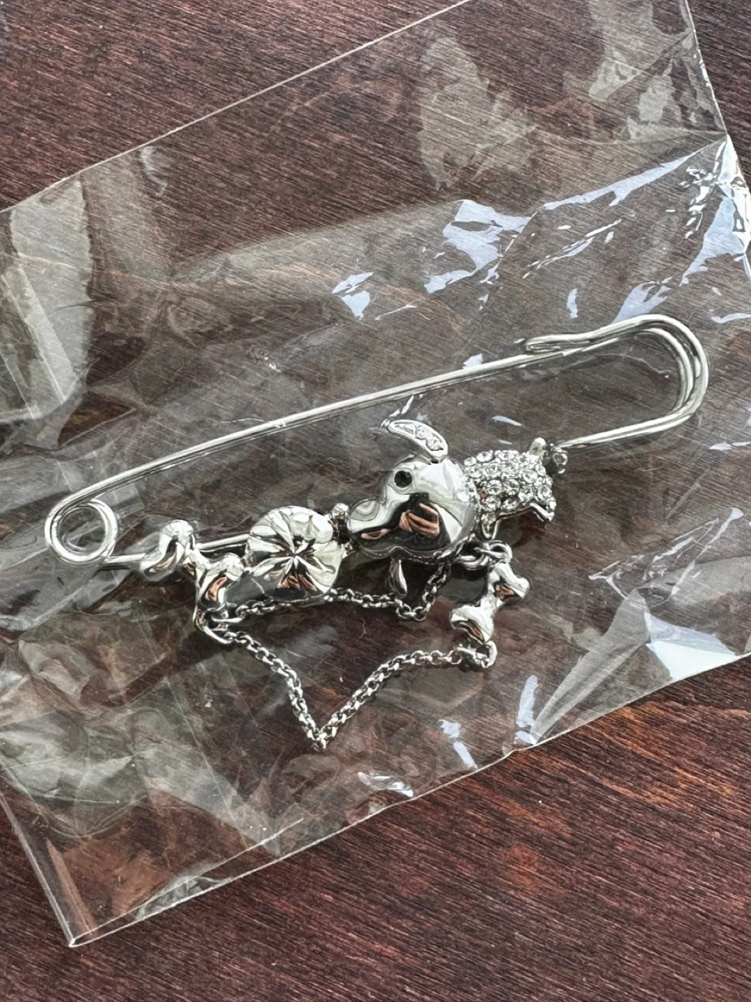 NEW Silver Dog-Themed Pin Brooch image indicator(4)