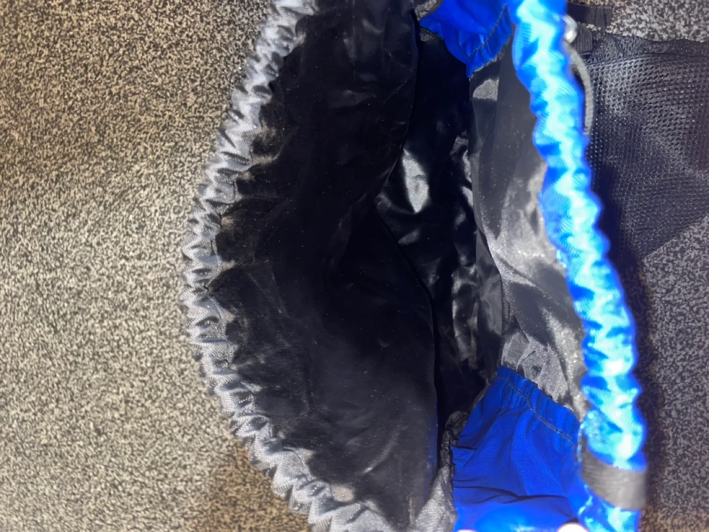 Blue and Black Drawstring Backpack with ball compartment image indicator(7)