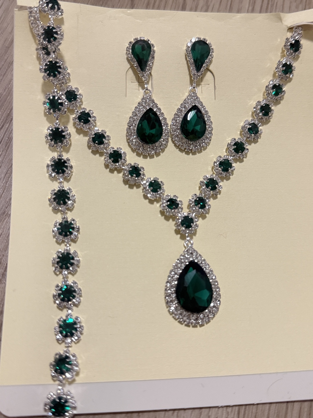 Stunning Emerald Green Rhinestone Jewellery Set - photo 2