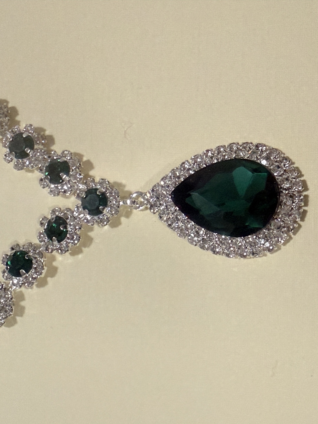 Stunning Emerald Green Rhinestone Jewellery Set - photo 3