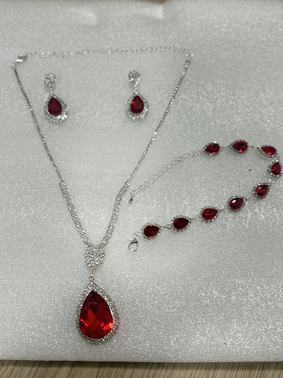Red Crystal Jewellery Set - Necklace, Bracelet & Earrings - photo 3