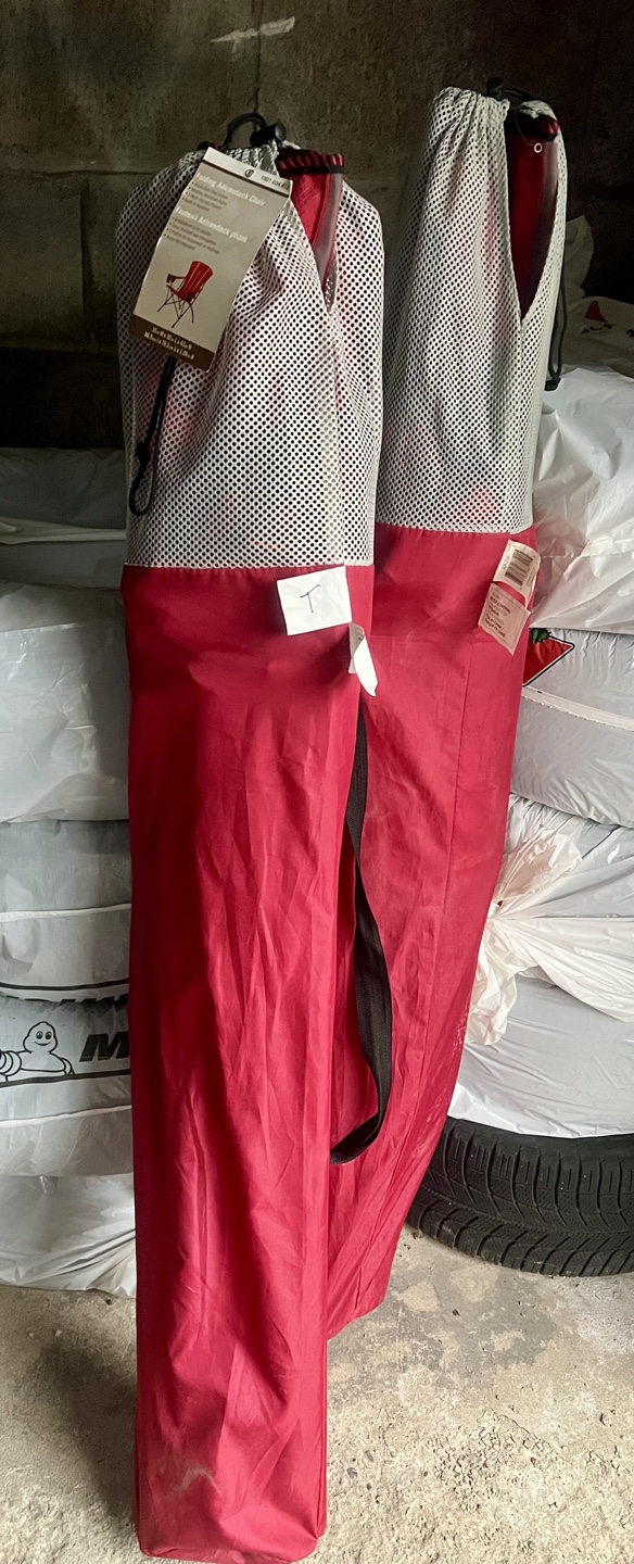 **2 RED CAMPING CHAIRS** - photo 3