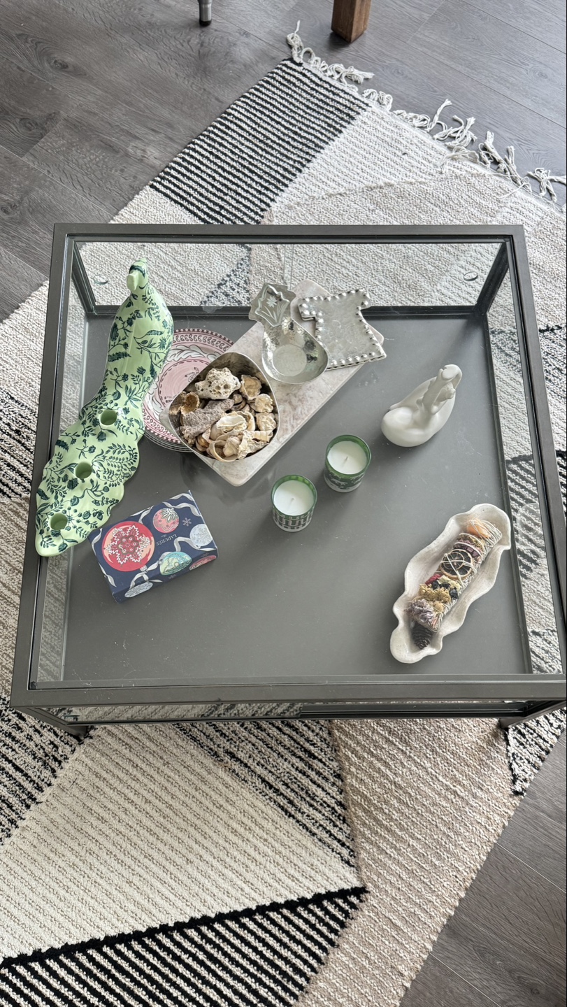 Moving out sale :Square Glass Top Coffee Table - photo 2