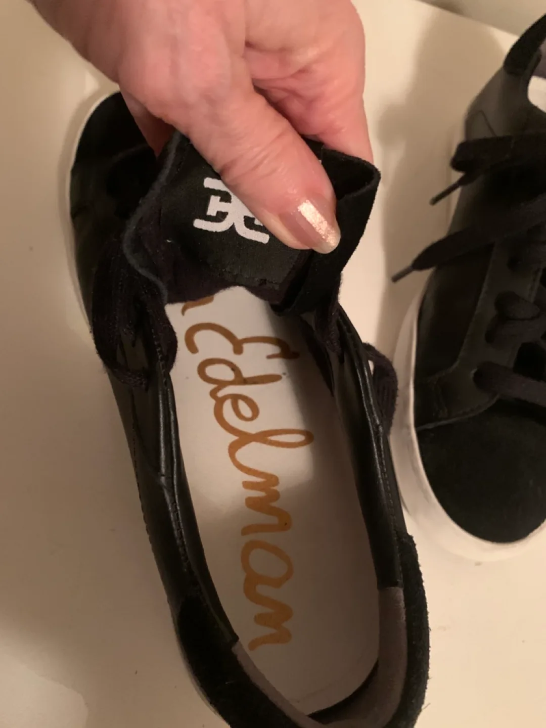 EUC Sam Edelman black leather sneakers image indicator(3)