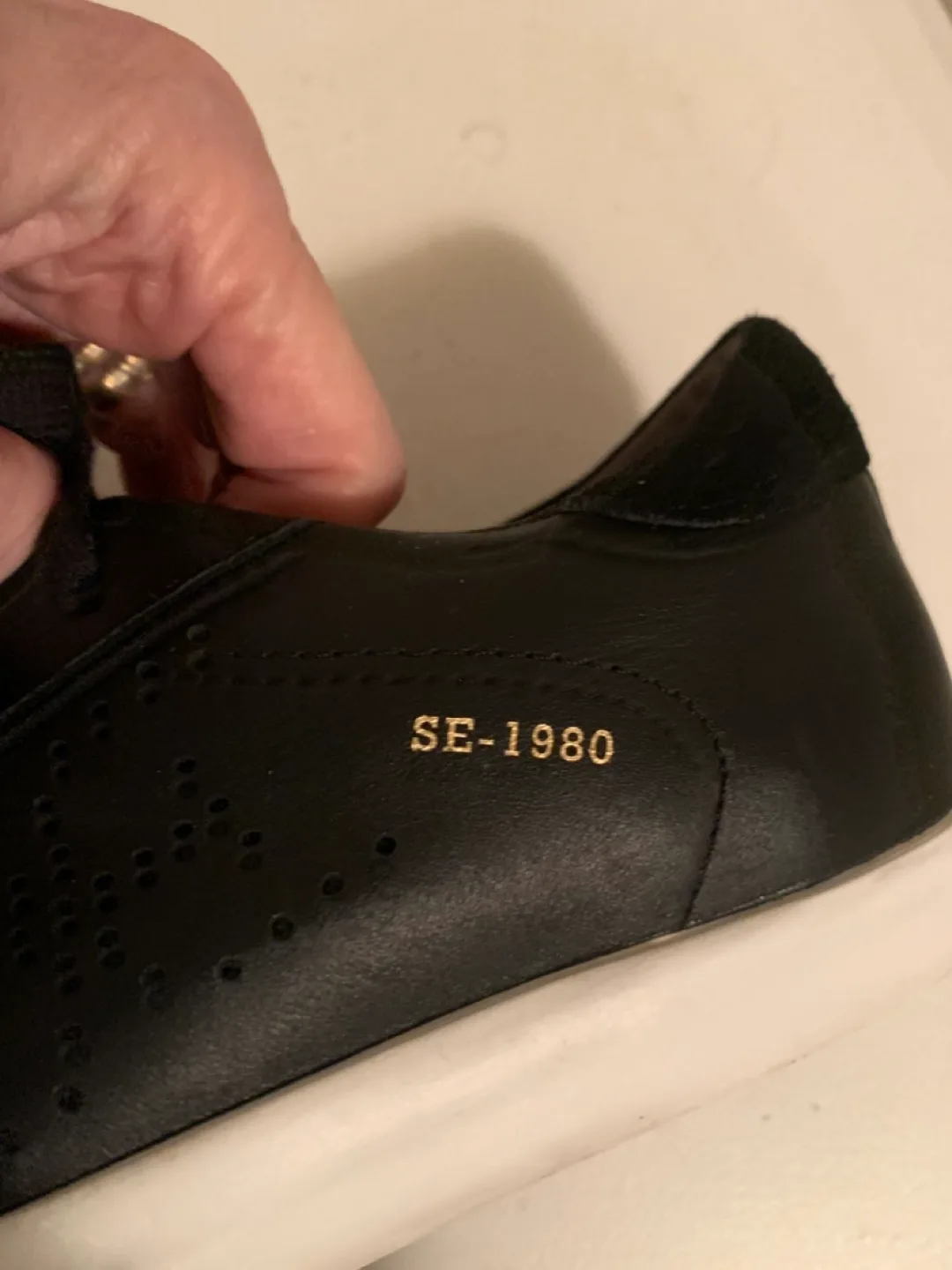 EUC Sam Edelman black leather sneakers image indicator(7)