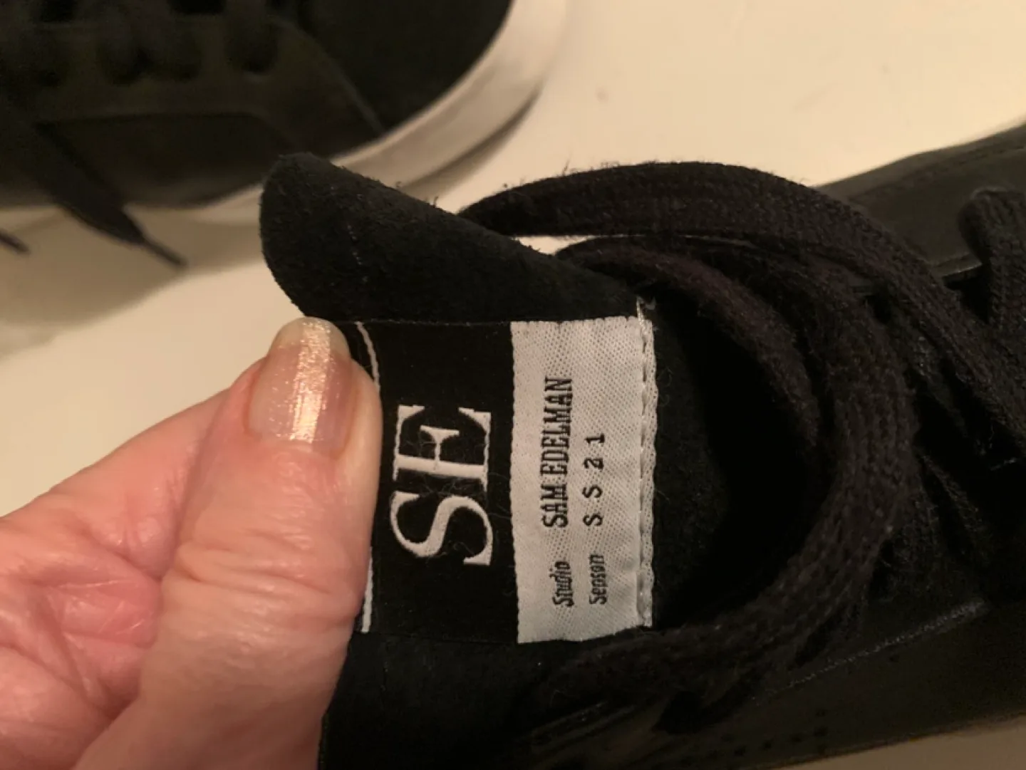 EUC Sam Edelman black leather sneakers image indicator(9)